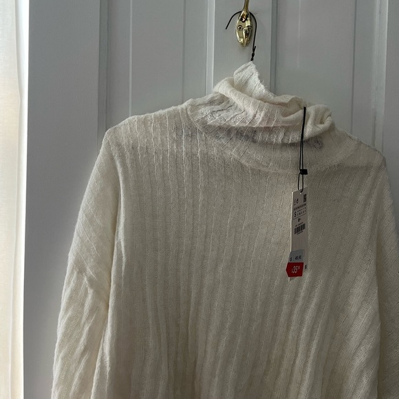 NWT Zara Pullover Knit - Picture 2 of 2